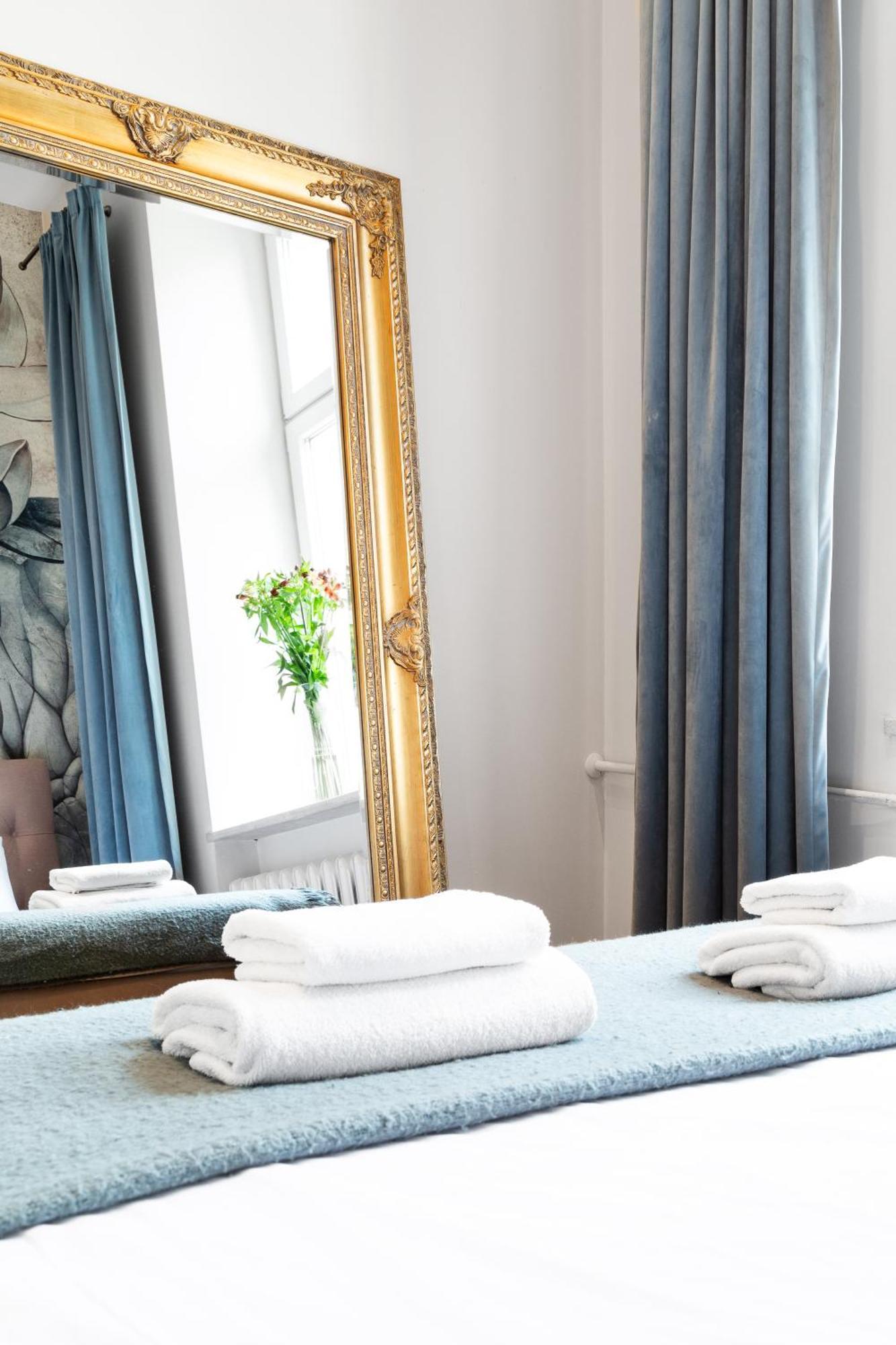 Househost Apartment: Lazarza Street คราคูฟ ภายนอก รูปภาพ